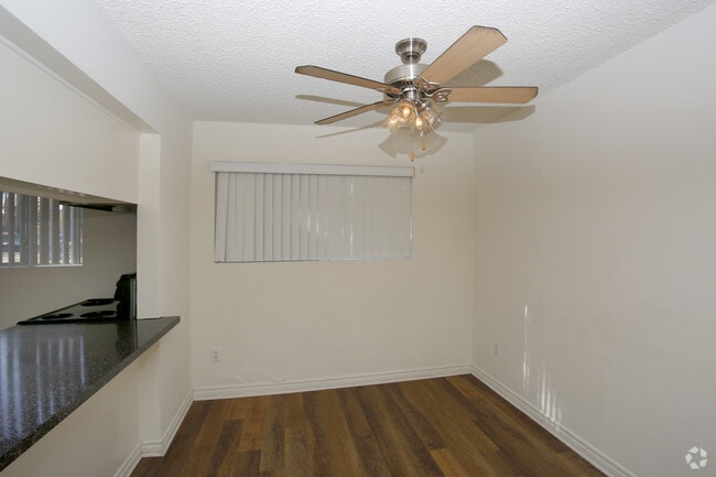 2 BR, 1 BA