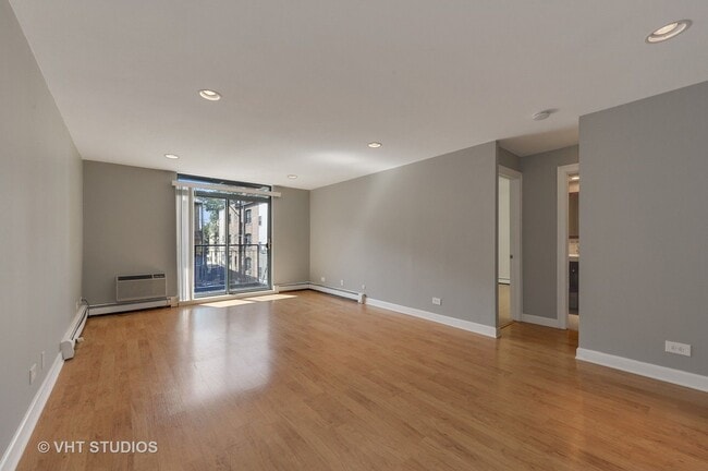 Photo - Spacious 2 Bed 2 Bath, East Lakeview