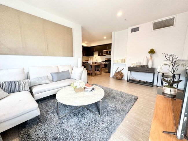 Photo - 11405 Chandler Blvd Unidad 403