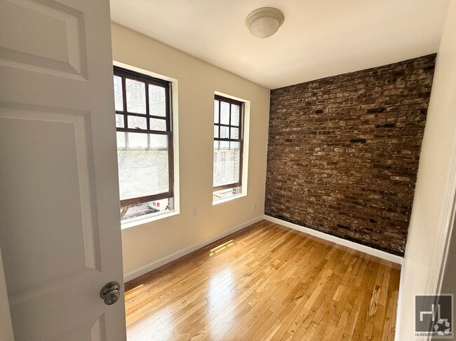 Building Photo - West 11th Street Unit 2D Rental