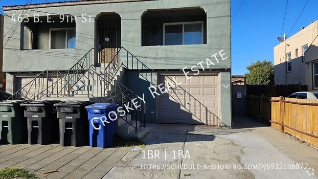 Building Photo - Move in ready! Easy access to public trans... Rental