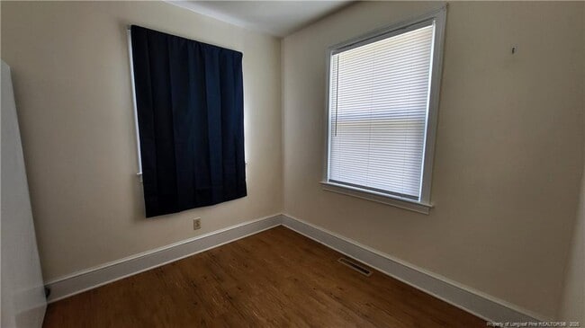 Photo - 207 W 16th St