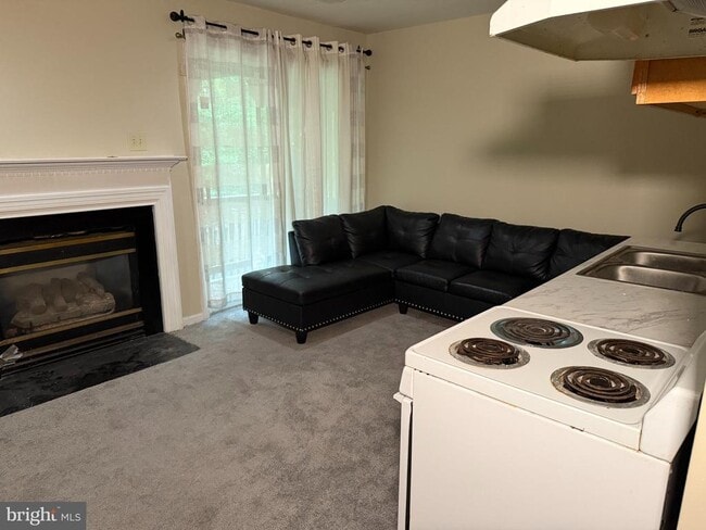 Photo - 853 Faraway Ct