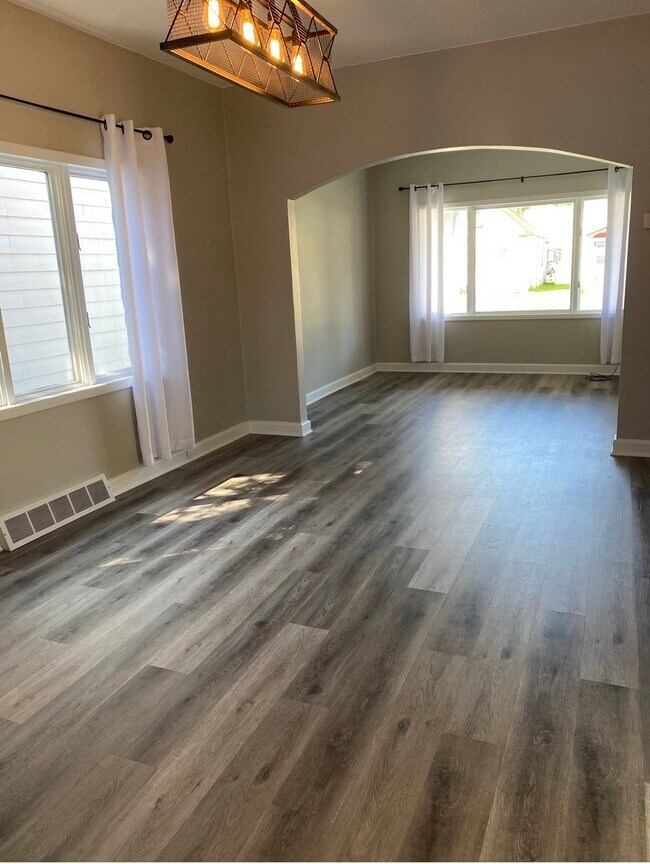 Photo - 3728 W 4th St