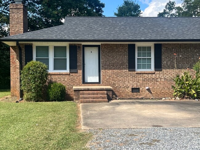 Building Photo - 611 Borders Rd Rental