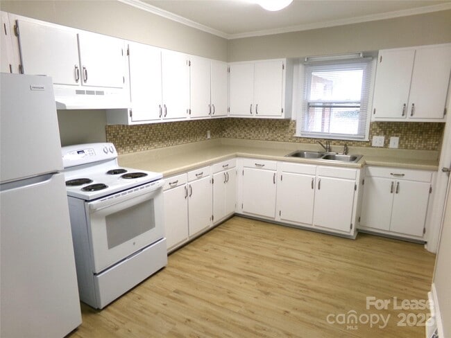 Photo - 716 Brown Ave