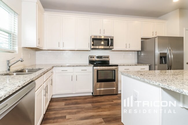 Photo - 2937 McKenzie Dr