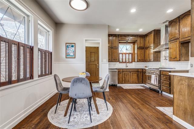 Photo - 2230 Mistletoe Ave