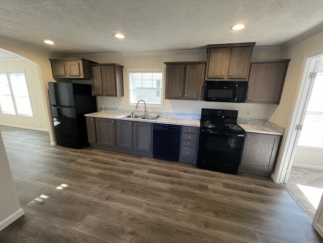 Building Photo - 258 Field Pine Dr