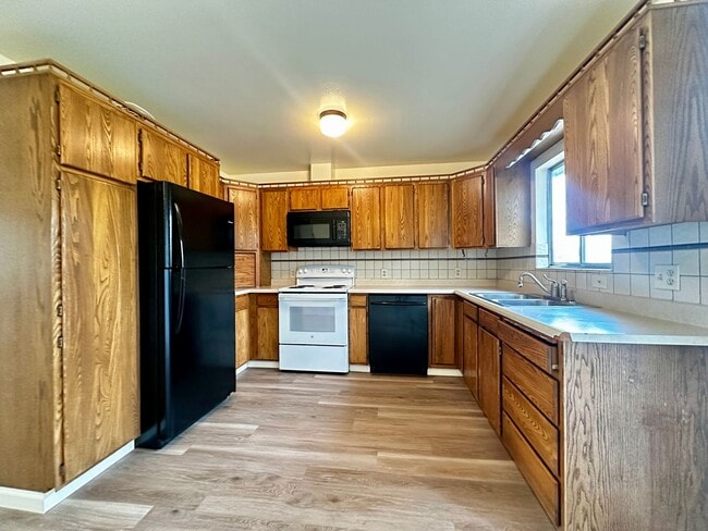 Photo - 4 Bedrooms, 3 Bath Home in Northwest Reno