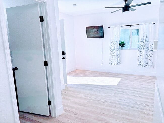 Photo - 908 Canosa Ave