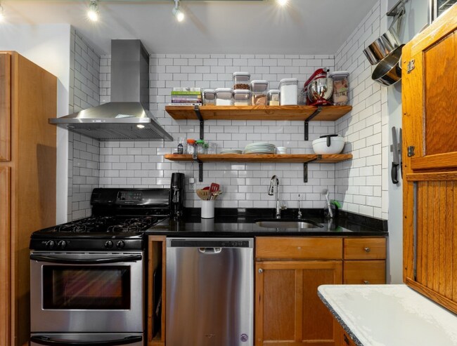 Photo - 77 Columbus Ave Unidad 1