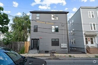 Building Photo - 22 Hunting St Unit 3 Rental