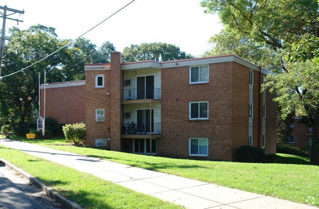 3737 Hubbard Ave. N- Windsor Court