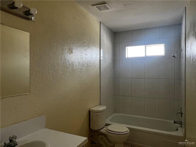 Photo - 7 Gastel Cir Unit A,B