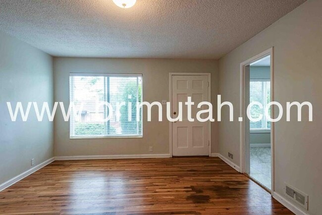 Photo - 2531 Melbourne St