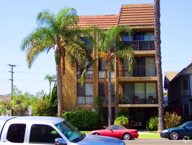 Building Photo - Top floor 2 bedroom 2 bath condo for rent ...