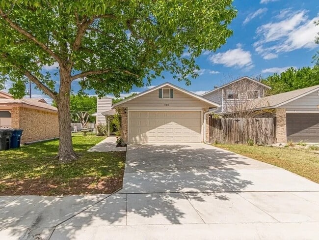 Photo - 922 Sundance St