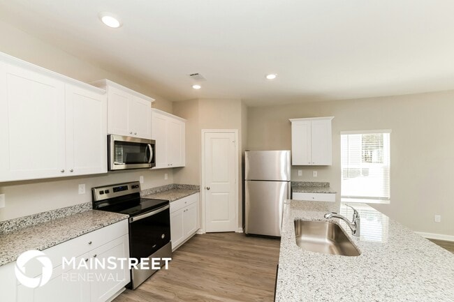 Photo - 517 Firethorn Ct