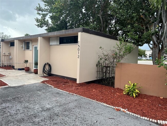 Building Photo - 15012 Royal Palm Ave Rental