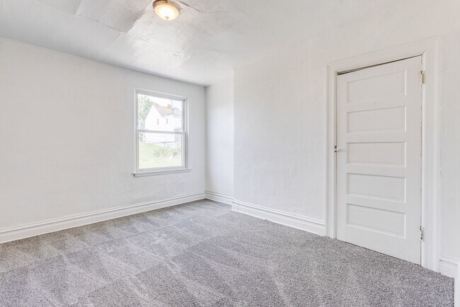 Photo - AVAILABLE AUGUST 2026 - 2 Bedroom Home w/ Original Layout!