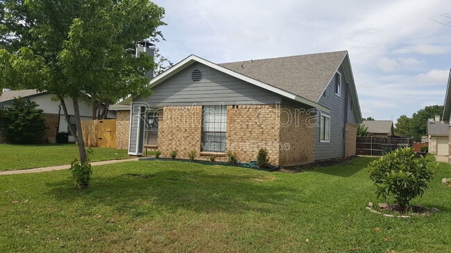 Building Photo - 637 Lookout Trail