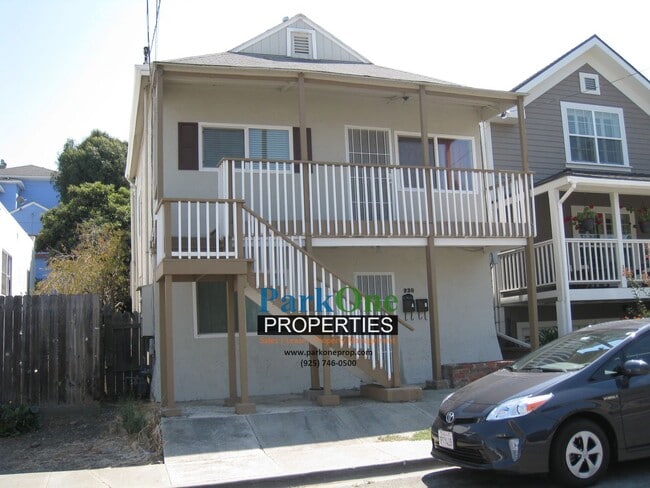 Building Photo - Buckley Unit A