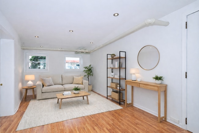 Building Photo - 4757 N Paulina St