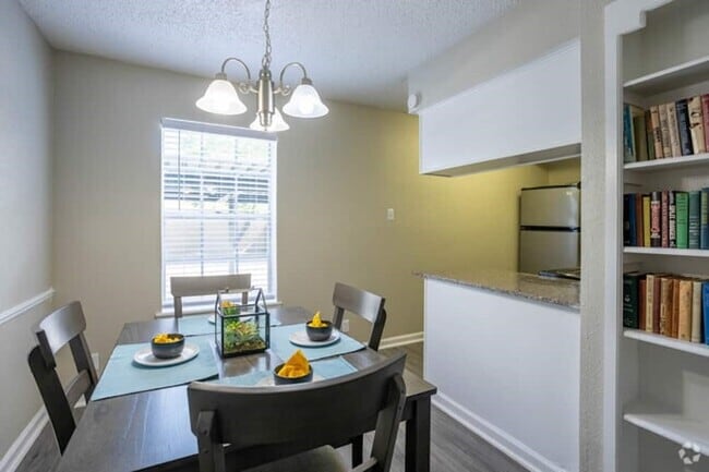 Building Photo - 6505 Westheimer Rd Unit 228