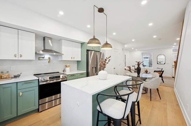 Building Photo - 2600 Webster St