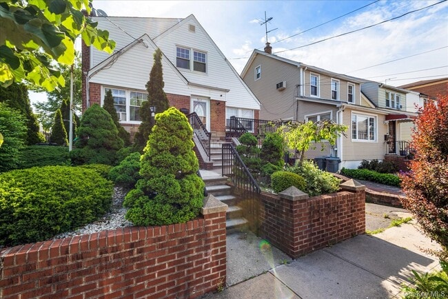 Photo - 59-46 157th St Unit 2