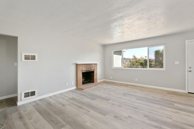 Photo - Remodeled Home with Views!