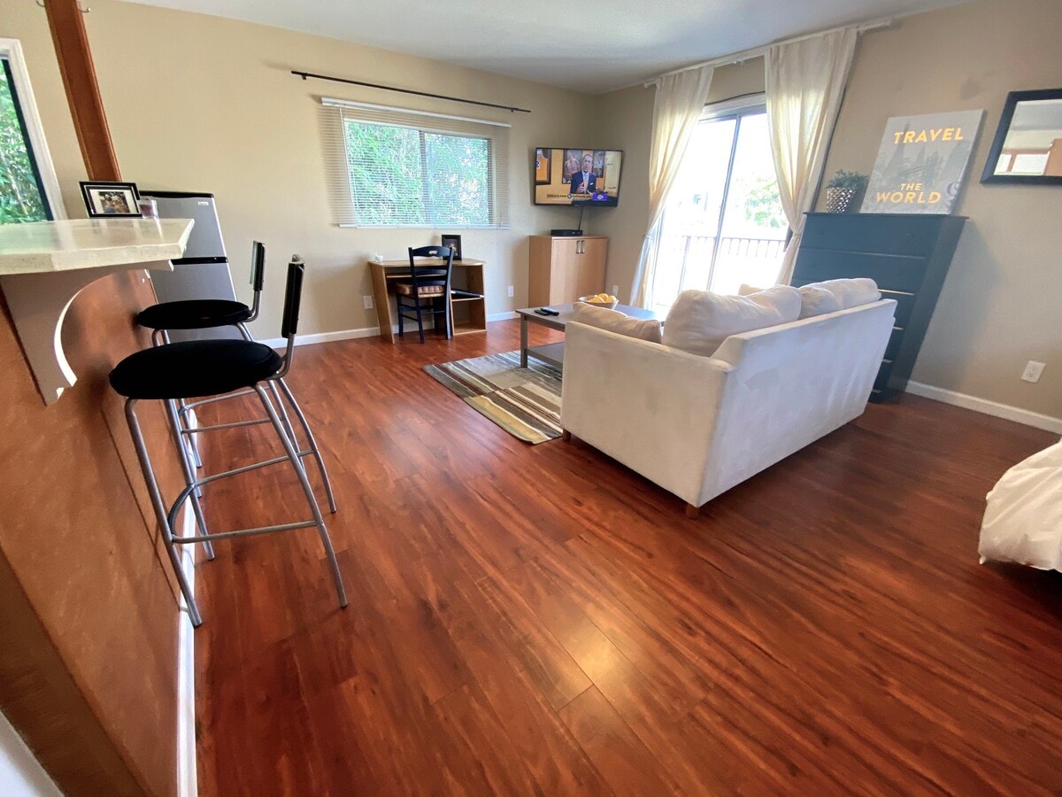 Photo - 713 N Mansfield Ave