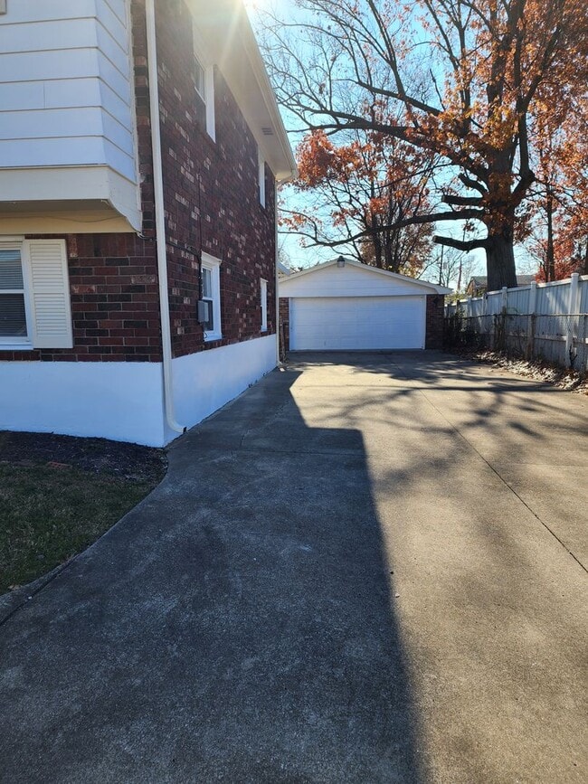 4306 Shady Villa Dr