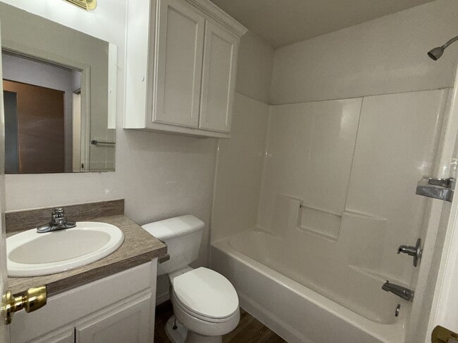 Photo - 107 S 1st St