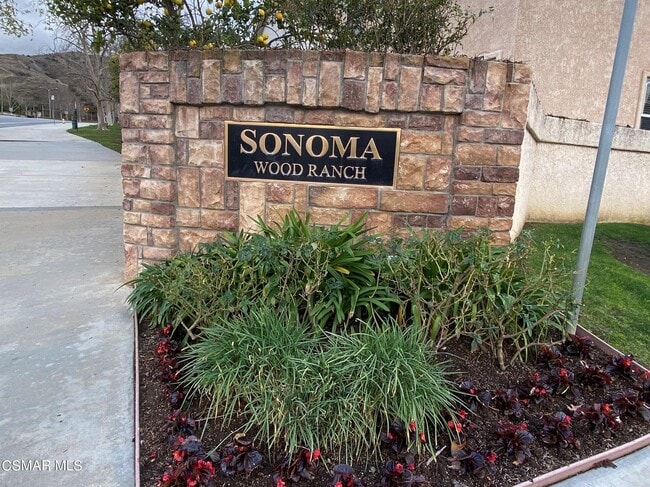 Photo - 559 Yarrow Dr