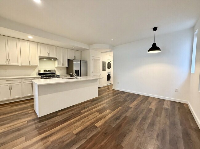 Photo - 451 Green Ln Unit 1