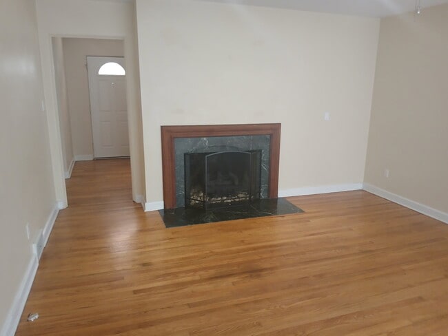 Photo - 71 E Marshall St