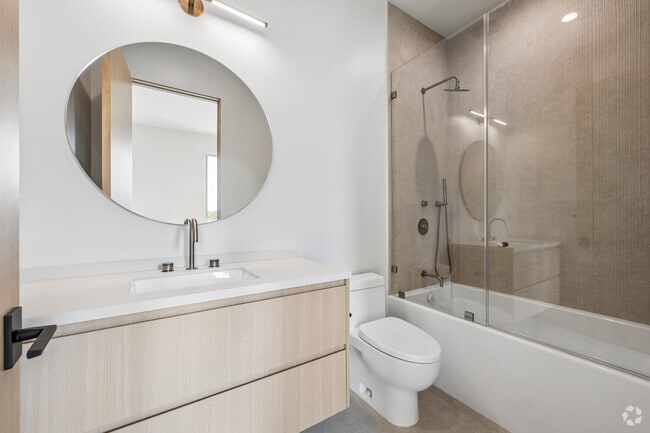 4BR, 4BA - 2979SF - Second Bathroom