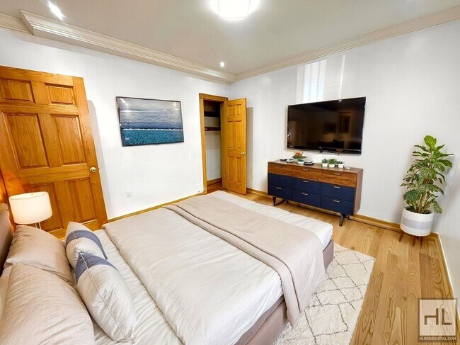 Photo - 172 STREET Unidad 1