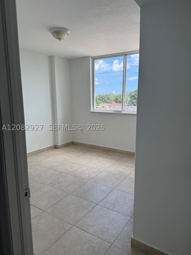 Photo - 2647 NW 25th Ave Unit 411