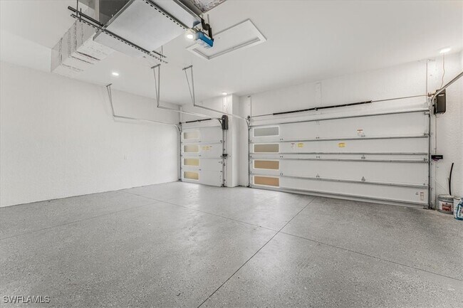 Building Photo - 2941 37th Ave NE