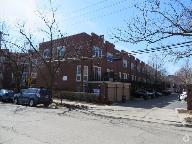 Building Photo - 1775 W Altgeld St Unit A Rental