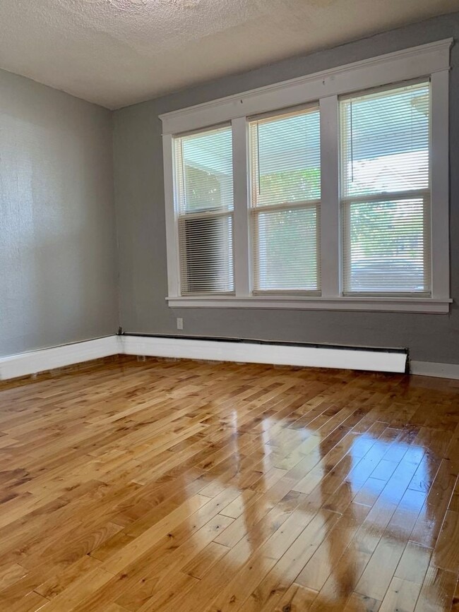 Photo - Beautiful 6 bedroom house in St. Paul!!