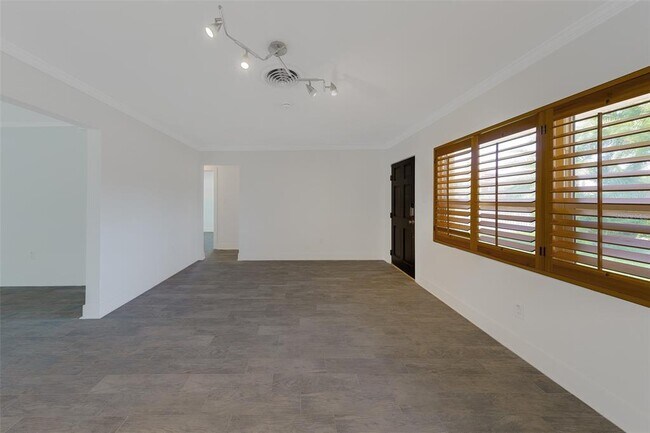 Photo - 315 82nd Ave