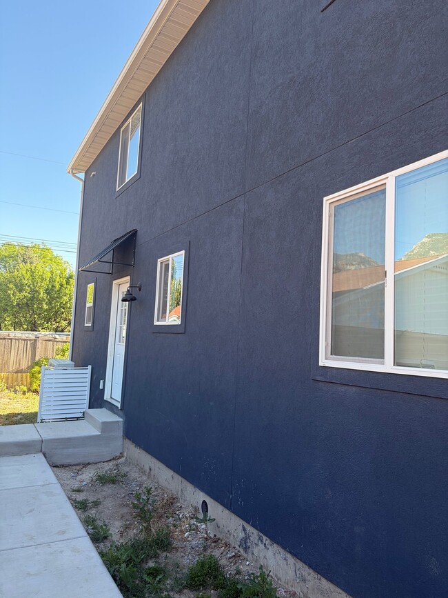 Photo - 190 E 4380 N St Unidad 1