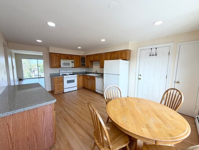 8101 83rd Pl