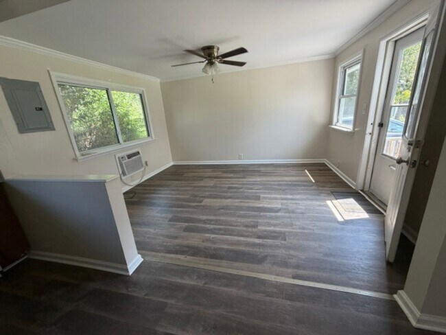 104b Charles St