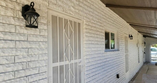 Building Photo - 231 Francis St