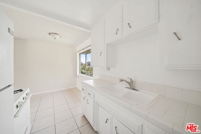 Photo - 2038 S Holt Ave Unit 16